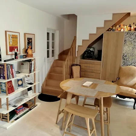 12 Rue Des Ecoles Hébergement de vacances