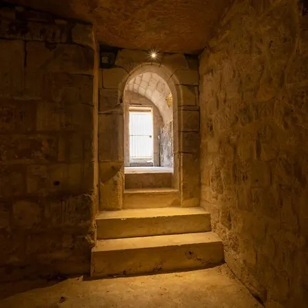 12 Rue Des Ecoles Holiday home Saint-Emilion
