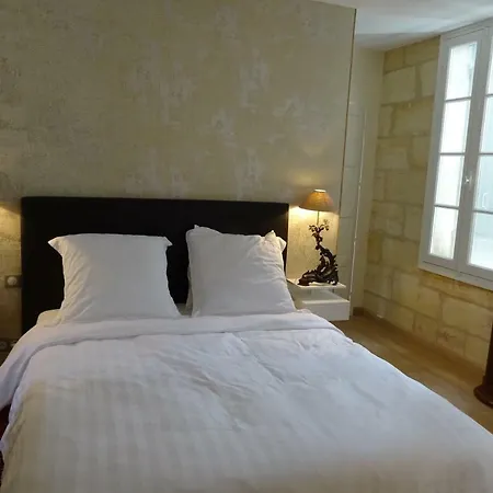 12 Rue Des Ecoles Holiday home *